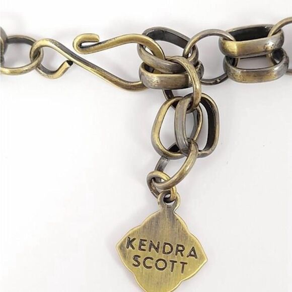 Kendra Scott Harlow in White Banded Agate w Antique Brass - Picture 5 of 5